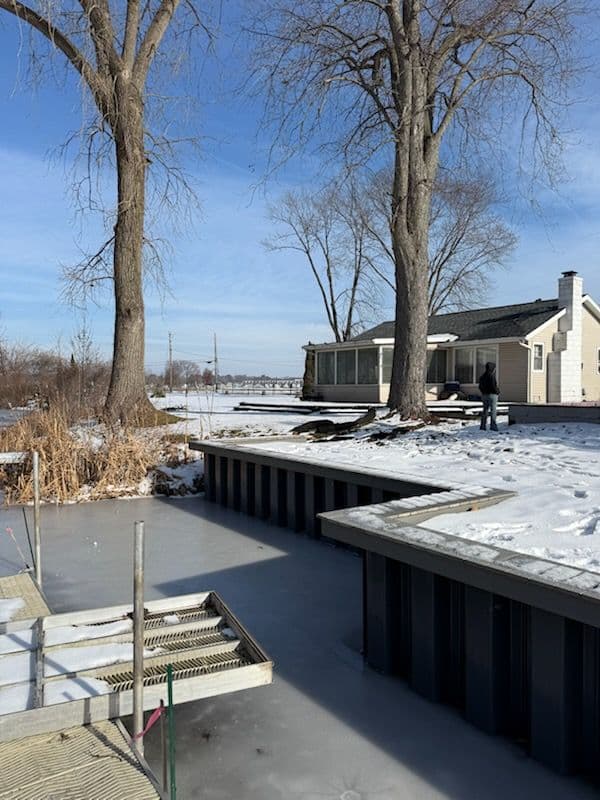 Seawall Installation for Smooth Home Renovations image