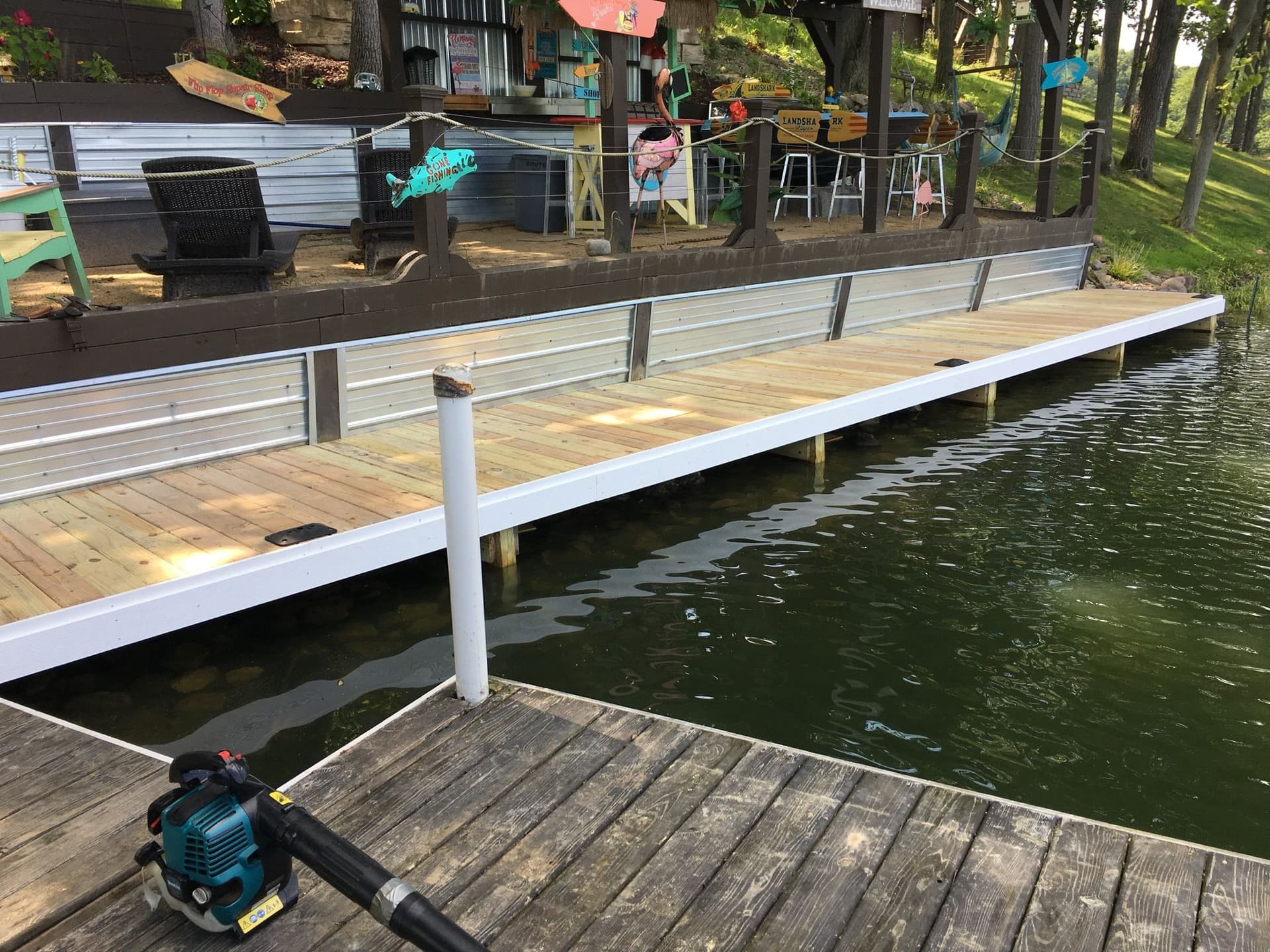 Relaxing Lakefront Dock in Valparaiso